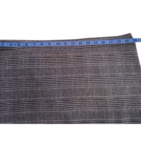 JM Sportswear Stretchy Ruffle Hem Glen Plaid Black & White Skirt – Size XL – NWT - Picture 5 of 5
